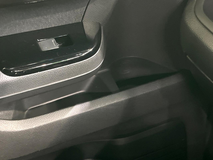 2018 Honda N-BOX CUSTOM DBA-JF3 (UW-69f1f70bd7f95)[21]