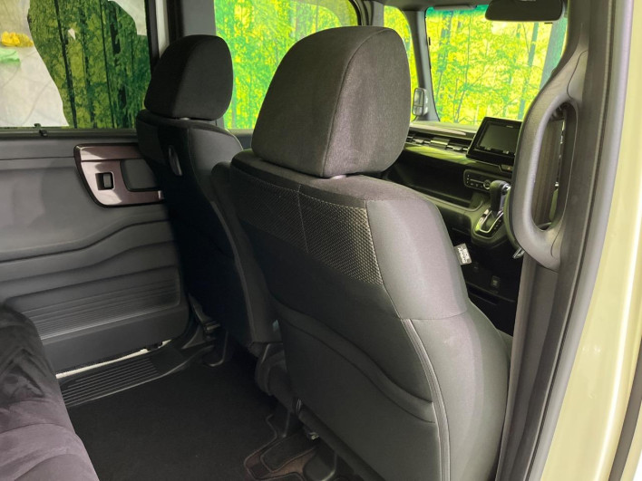 2018 Honda N-BOX CUSTOM DBA-JF3 (UW-69f1f70be45a0)[28]