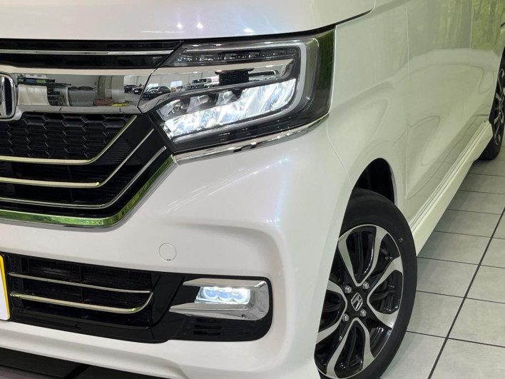 2018 Honda N-BOX CUSTOM DBA-JF3 (UW-69f1f70be45a0)[20]