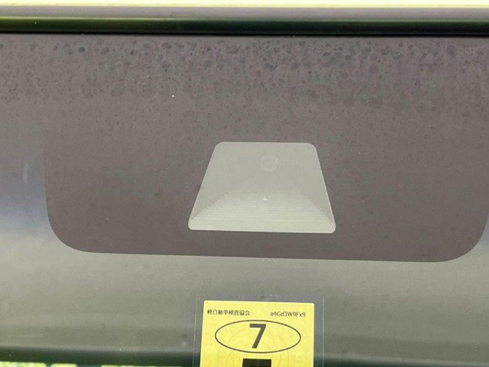 2018 Honda N-BOX CUSTOM DBA-JF3 (UW-69f1f70be45a0)[4]