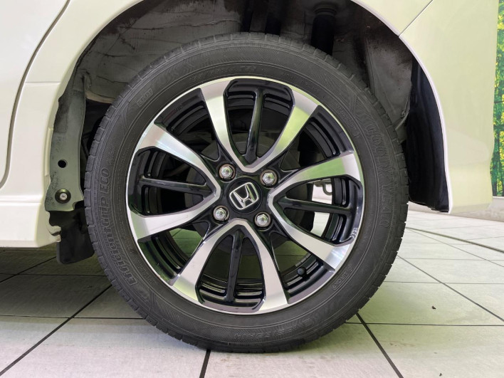 2018 Honda N-BOX CUSTOM DBA-JF3 (UW-69f1f70be45a0)[24]