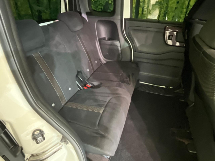 2018 Honda N-BOX CUSTOM DBA-JF3 (UW-69f1f70be45a0)[29]