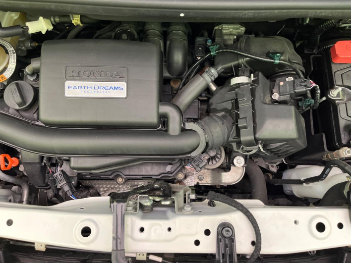 2018 Honda N-BOX CUSTOM DBA-JF3 (UW-69f1f70be45a0)[6]