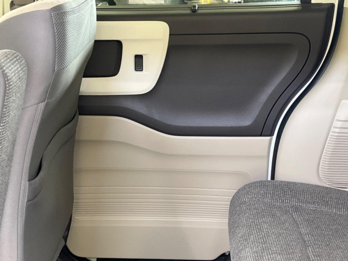 2019 Honda N-BOX DBA-JF3 (UW-69f1f70c95b7f)[18]