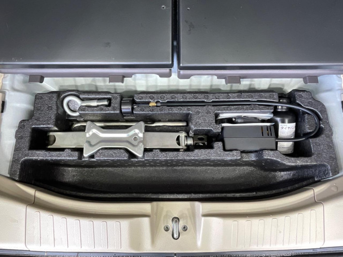 2019 Honda N-BOX DBA-JF3 (UW-69f1f70d96409)[26]