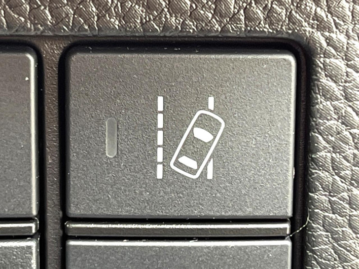 2019 Honda N-BOX CUSTOM DBA-JF3 (UW-69f1f70e20c3f)[21]