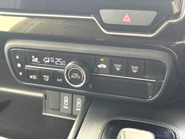 2019 Honda N-BOX CUSTOM DBA-JF3 (UW-69f1f70e20c3f)[27]