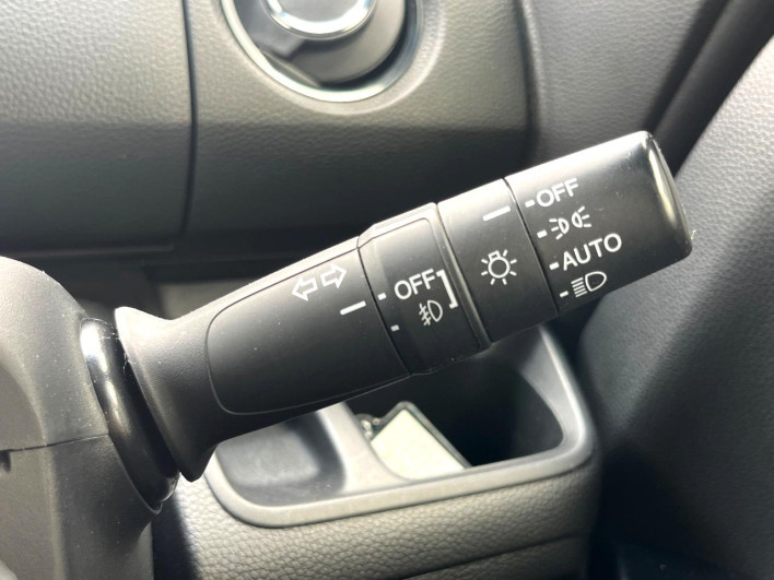 2019 Honda N-BOX CUSTOM DBA-JF3 (UW-69f1f70e20c3f)[17]