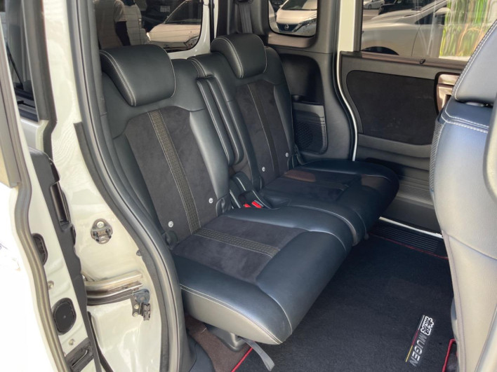 2018 Honda N-BOX CUSTOM DBA-JF3 (UW-69f1f711e028f)[29]