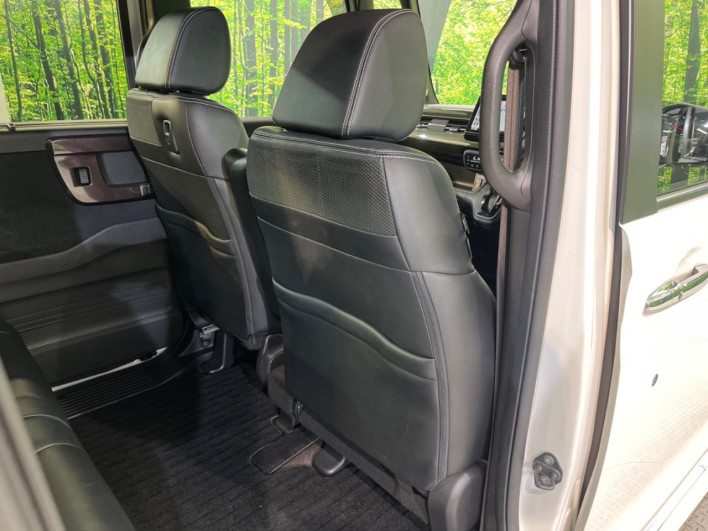 2019 Honda N-BOX CUSTOM DBA-JF3 (UW-69f1f7124f0e4)[24]