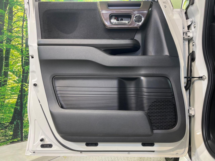 2019 Honda N-BOX CUSTOM DBA-JF3 (UW-69f1f7124f0e4)[16]