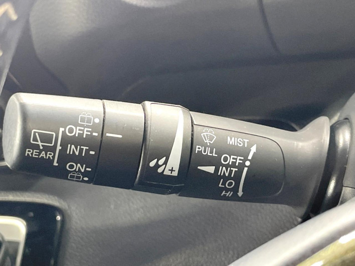 2019 Honda N-BOX CUSTOM DBA-JF3 (UW-69f1f712c0797)[19]