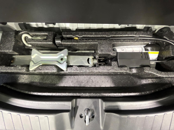 2022 Honda N-BOX CUSTOM 6BA-JF3 (UW-69f1f7141eee2)[15]