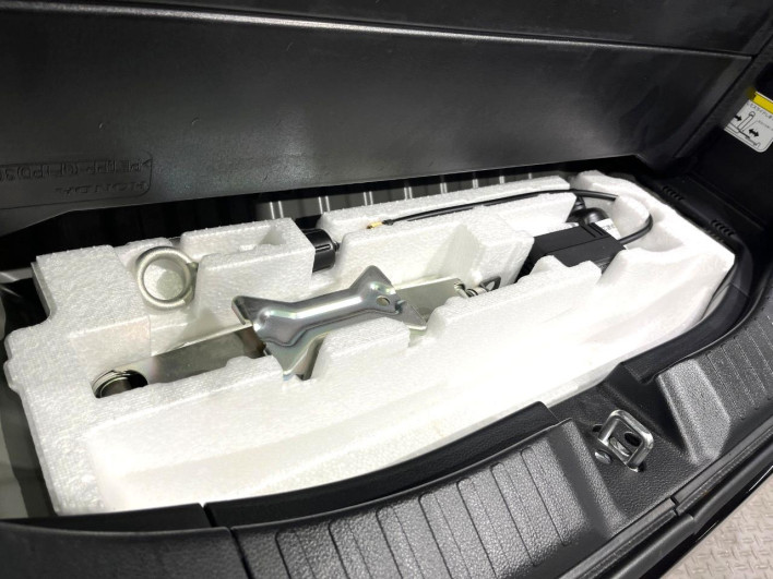 2024 Honda N-BOX CUSTOM 6BA-JF3 (UW-69f1f7187ac3e)[11]