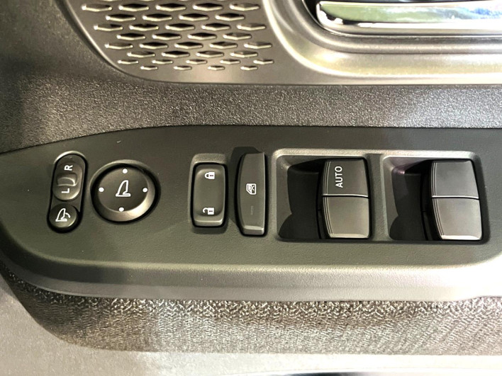 2025 Honda N-BOX CUSTOM 6BA-JF5 (UW-69f1f71e078e2)[8]