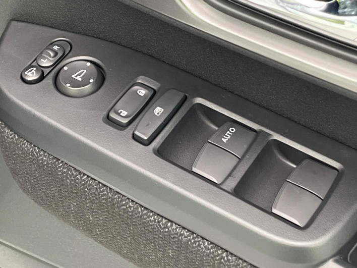 2026 Honda N-BOX CUSTOM 6BA-JF5 (UW-69f1f72099cfb)[23]