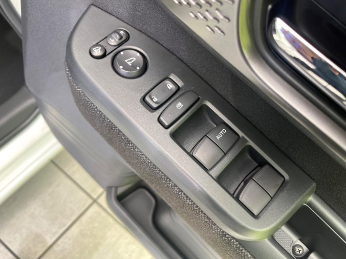 2026 Honda N-BOX CUSTOM 6BA-JF5 (UW-69f1f721414db)[26]