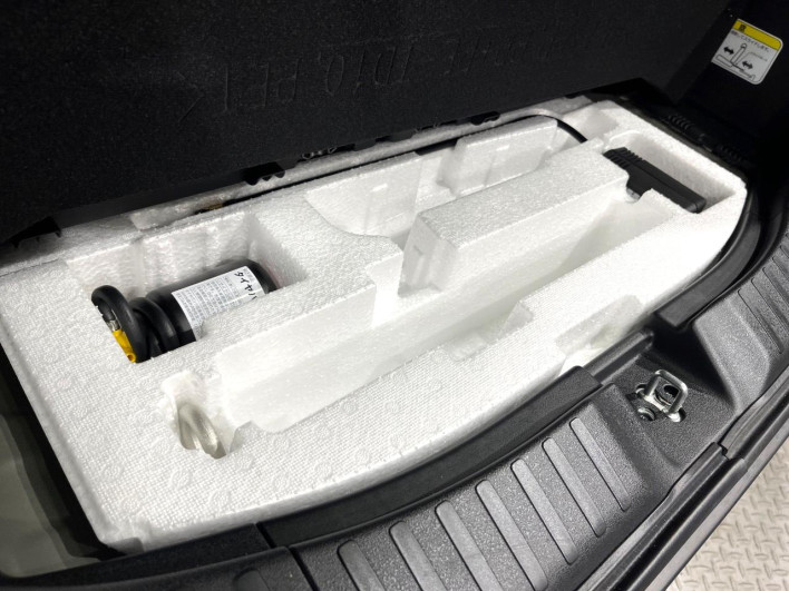 2024 Honda N-BOX CUSTOM 6BA-JF5 (UW-69f1f7219ae61)[20]