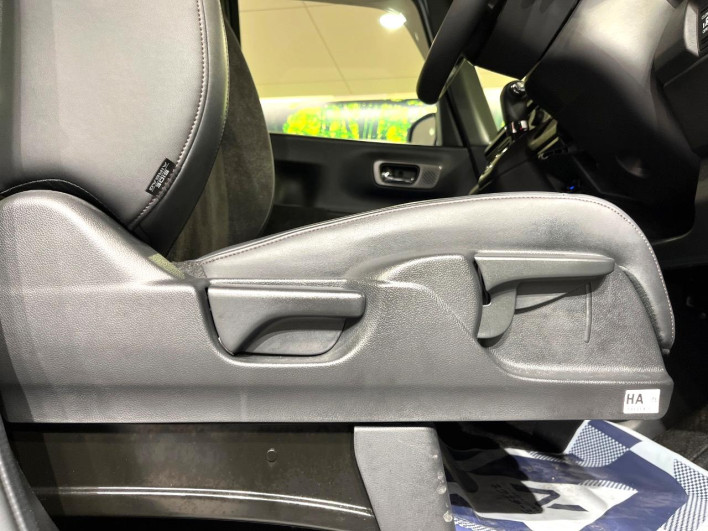 2024 Honda N-BOX CUSTOM 6BA-JF5 (UW-69f1f7219ae61)[4]