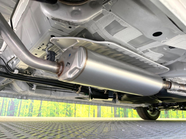 2025 Honda N-BOX CUSTOM 6BA-JF5 (UW-69f1f72242a8e)[27]