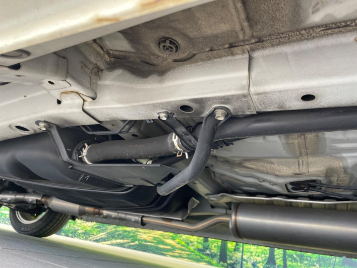 2014 Honda N-WGN Custom DBA-JH1 (UW-69f1f725aac8e)[18]