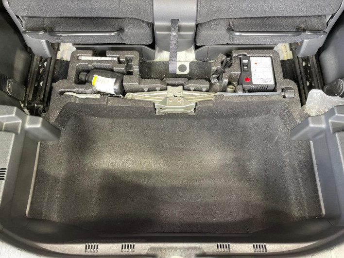 2014 Honda N-WGN Custom DBA-JH1 (UW-69f1f725aac8e)[24]