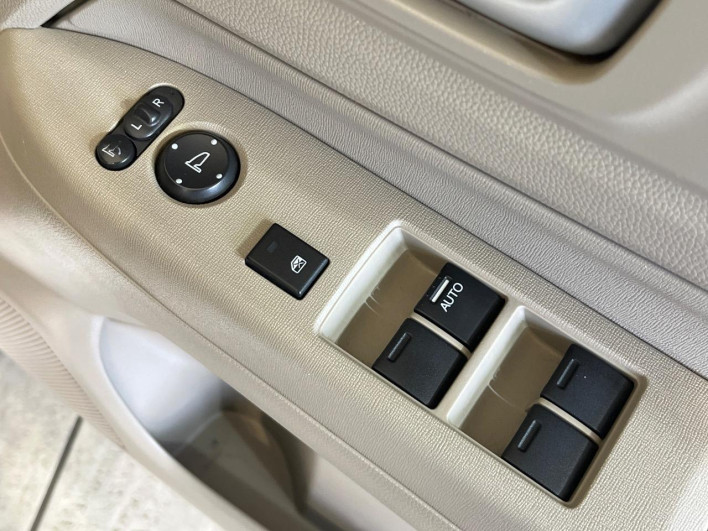 2015 Honda N-WGN DBA-JH1 (UW-69f1f7286348d)[29]