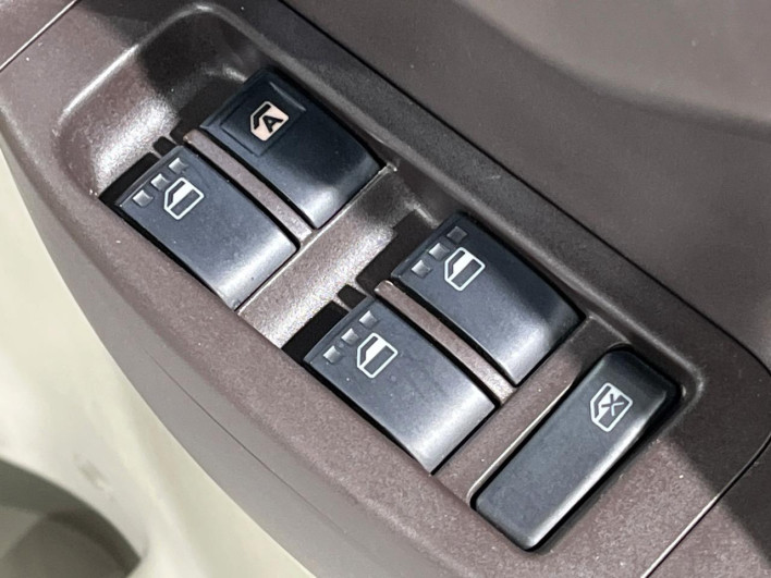 2011 Toyota Passo DBA-KGC30 (UW-69f1f7328c530)[19]