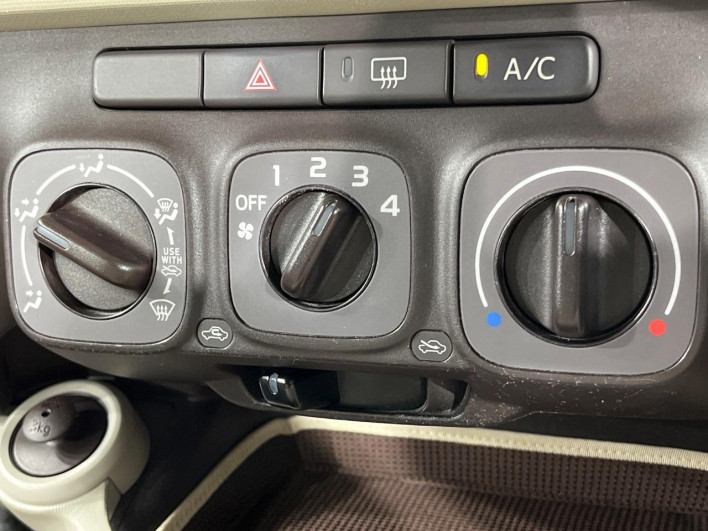2011 Toyota Passo DBA-KGC30 (UW-69f1f7328c530)[25]