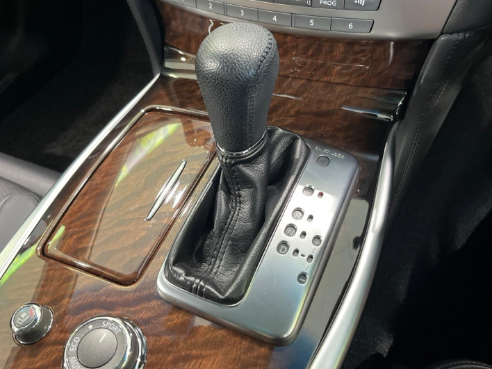 2010 Nissan Fuga DBA-KNY51 (UW-69f1f7348a5ad)[11]