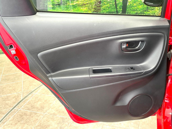 2018 Toyota Vitz DBA-KSP130 (UW-69f1f7353989d)[22]