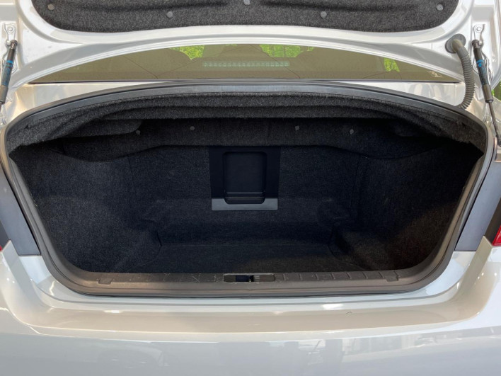 2012 Nissan Fuga DBA-KY51 (UW-69f1f7366c6f0)[28]