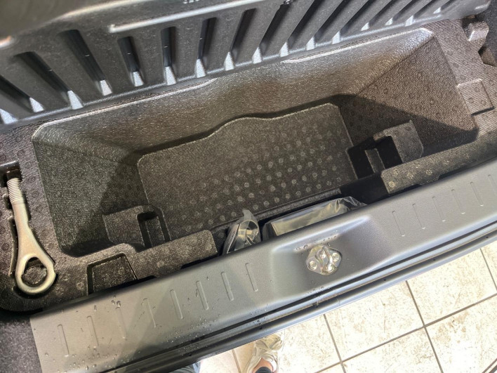 2016 Daihatsu Cast DBA-LA250S (UW-69f1f73da997c)[18]