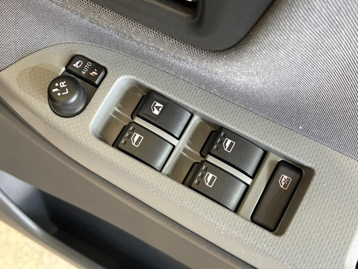 2016 Daihatsu Cast DBA-LA250S (UW-69f1f73da997c)[29]