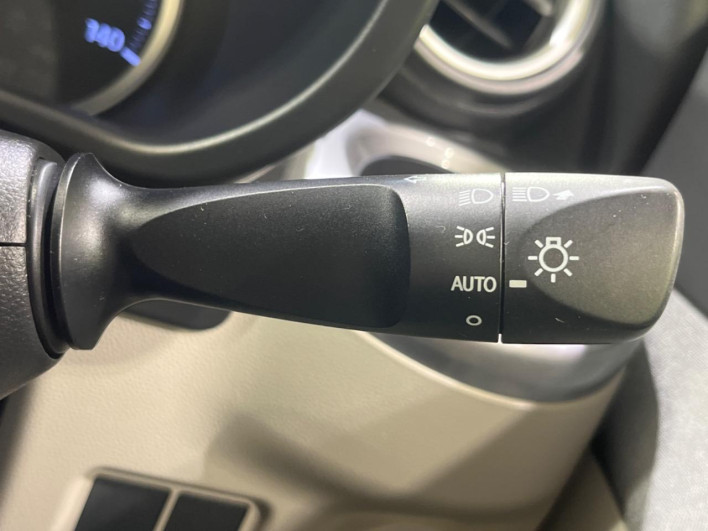 2016 Daihatsu Cast DBA-LA260S (UW-69f1f73ea1edb)[16]