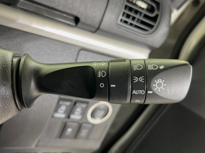 2015 Daihatsu Tanto DBA-LA600S (UW-69f1f747d3fa8)[28]