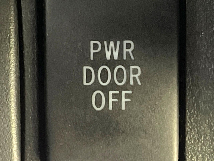 2015 Daihatsu Wake DBA-LA700S (UW-69f1f7515caba)[13]