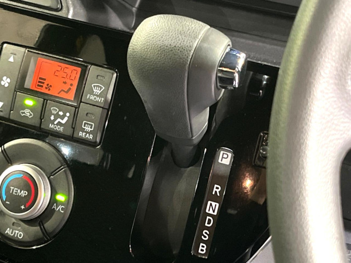 2018 Daihatsu Wake DBA-LA700S (UW-69f1f753801c3)[29]