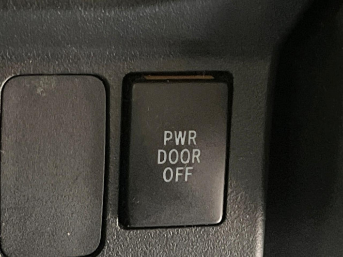 2018 Daihatsu Wake DBA-LA700S (UW-69f1f753801c3)[28]