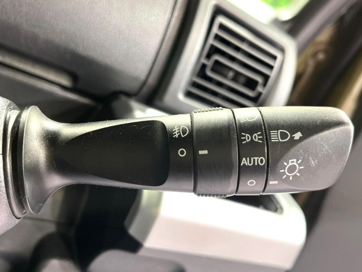 2018 Daihatsu Wake DBA-LA700S (UW-69f1f753801c3)[23]