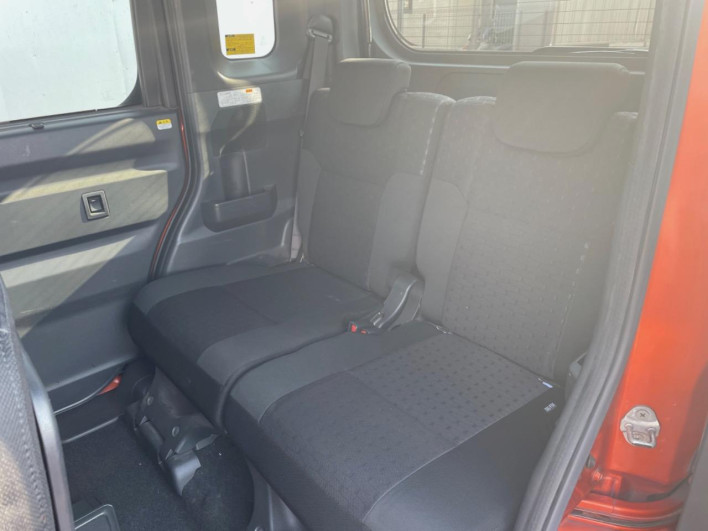 2017 Daihatsu Wake DBA-LA700S (UW-69f1f7538026b)[13]