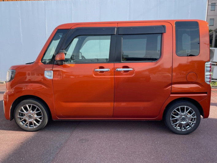 2017 Daihatsu Wake DBA-LA700S (UW-69f1f7538026b)[11]