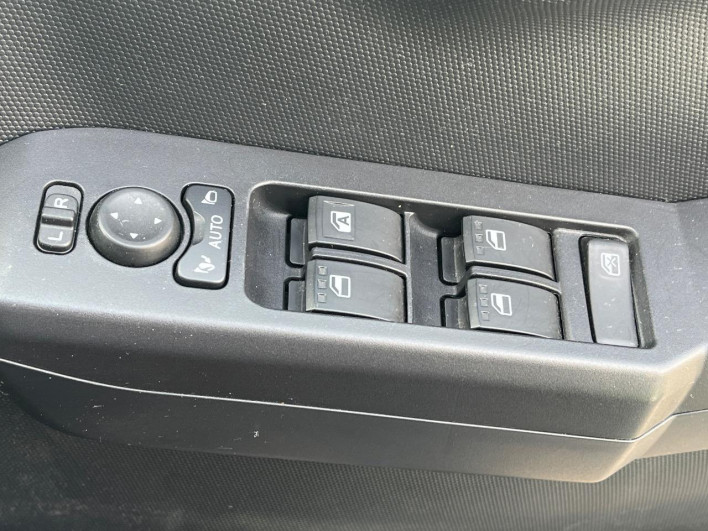 2020 Daihatsu Taft 5BA-LA900S (UW-69f1f75a9a1aa)[18]