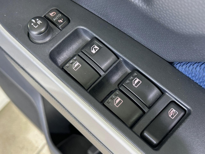 2018 Toyota Roomy DBA-M900A (UW-69f1f7614b5b8)[29]