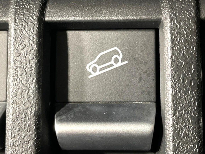 2025 Suzuki Jimny Nomad 3BA-JC74W (UW-69f1f76a10963)[24]