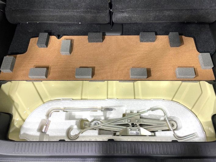 2025 Suzuki Jimny Nomad 3BA-JC74W (UW-69f1f76b87ae5)[16]