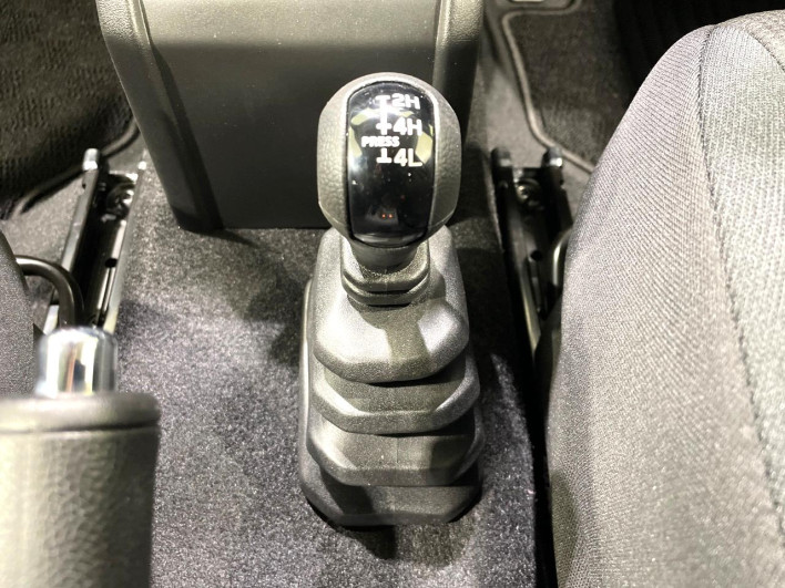 2025 Suzuki Jimny Nomad 3BA-JC74W (UW-69f1f76b87ae5)[22]