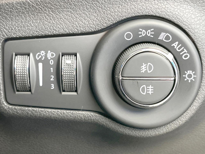 2018 Chrysler Jeep Compass ABA-M624 (UW-69f1f7732b317)[24]
