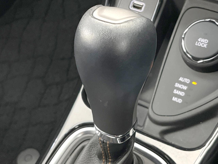 2018 Chrysler Jeep Compass ABA-M624 (UW-69f1f7732b317)[15]
