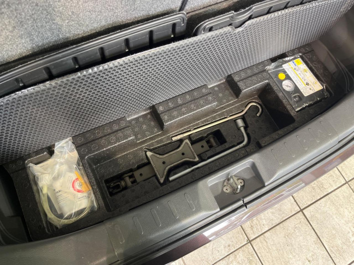 2013 Suzuki MR Wagon DBA-MF33S (UW-69f1f7736e2e2)[18]